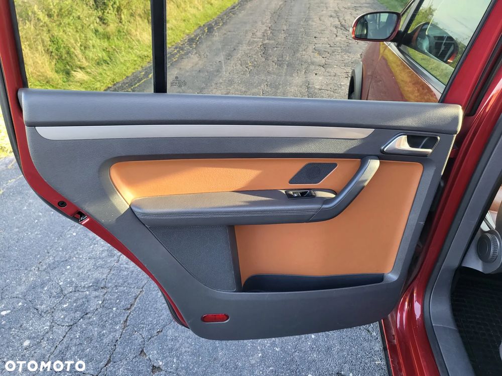 Volkswagen Touran 2.0 TDI DPF Cross - 7