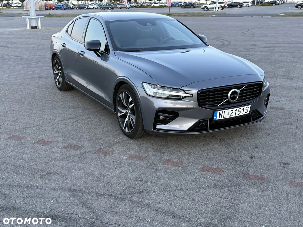 Volvo S60 B4 B R-Design - 2