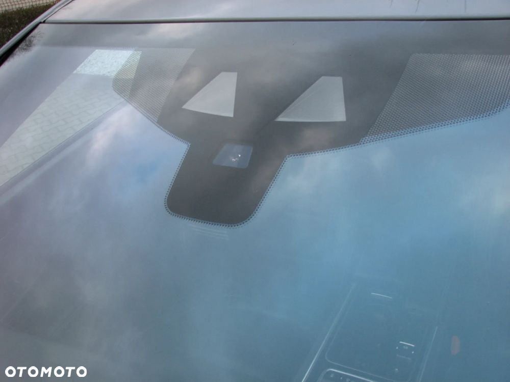 Jaguar XE D180 R-Dynamic S - 35