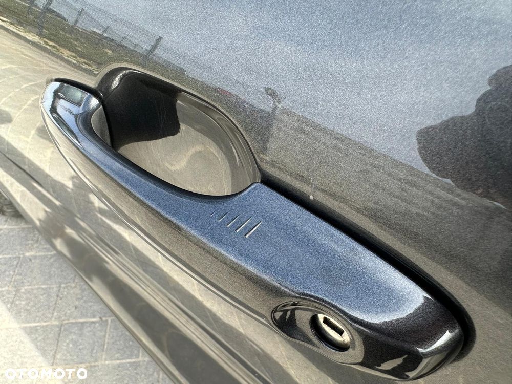 Ford Kuga 2.5 Duratec FHEV 4x4 ST-LINE X - 20