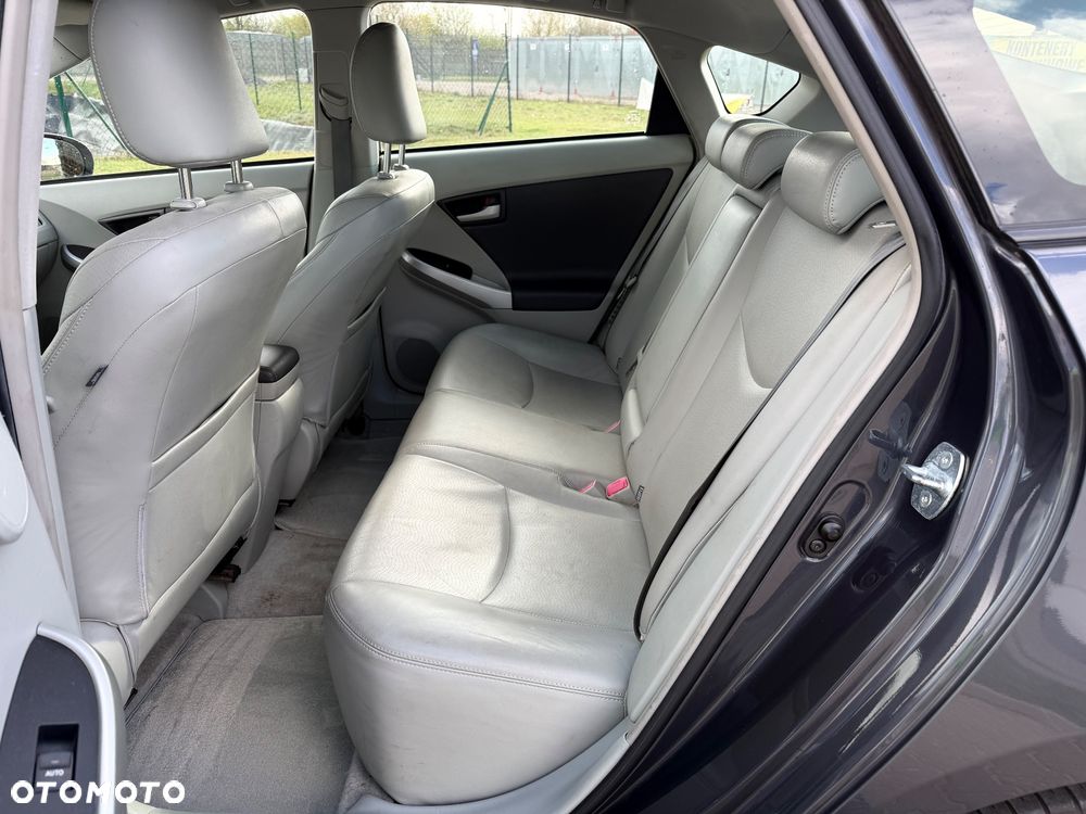 Toyota Prius 1.8 HSD Prestige - 24