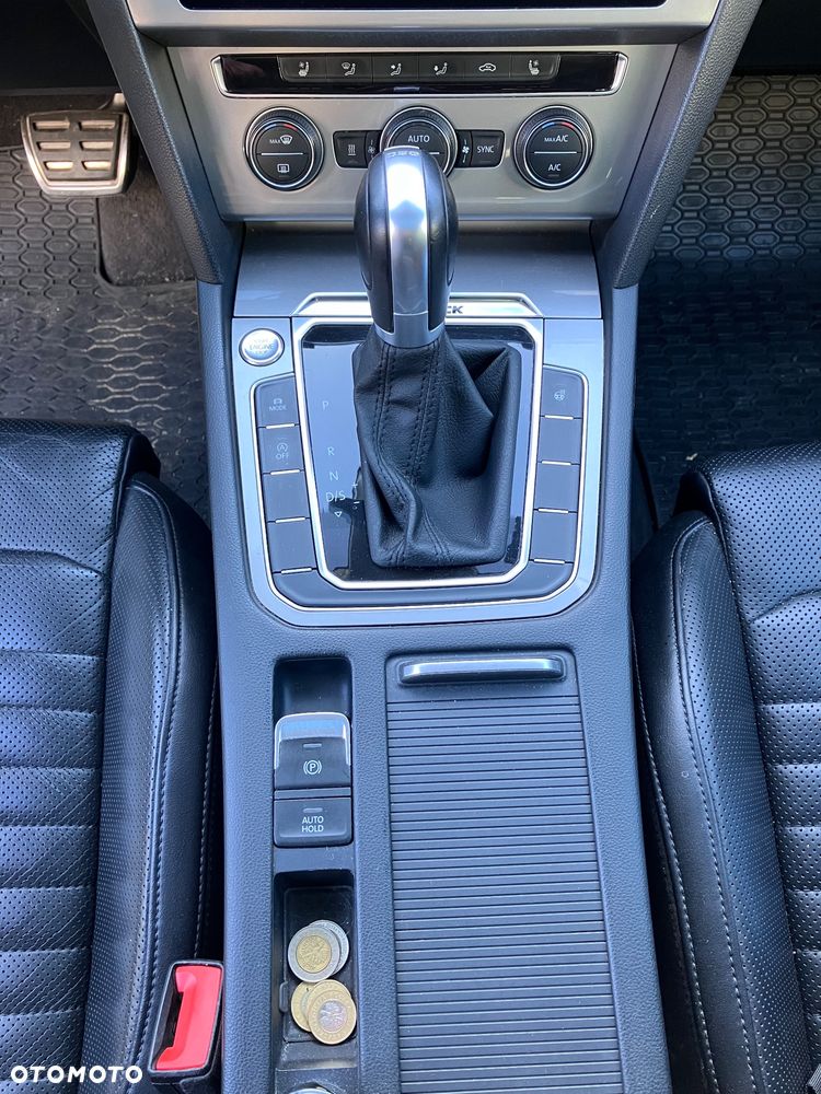 Volkswagen Passat - 33