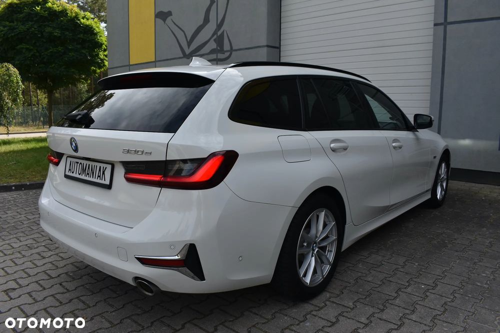 BMW Seria 3 320e Luxury Line - 14