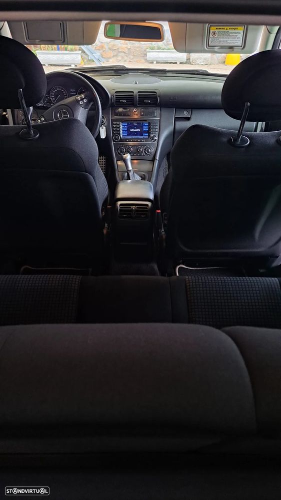 Mercedes-Benz 220 - 6