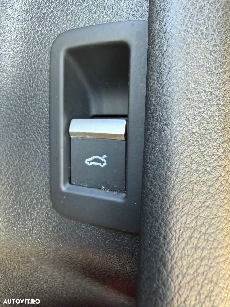 Audi A4 2.0 40 TDI quattro S tronic Advanced - 12