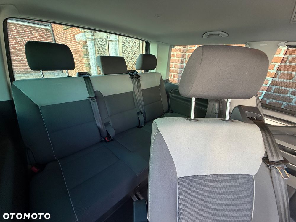 Volkswagen Multivan - 11