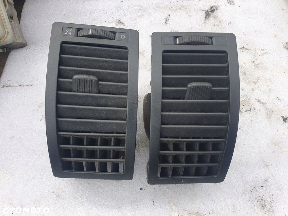 kratka nawiewu lewa prawa kratki VW volkswagen POLO 9N 03r 3D 1.4 - 2
