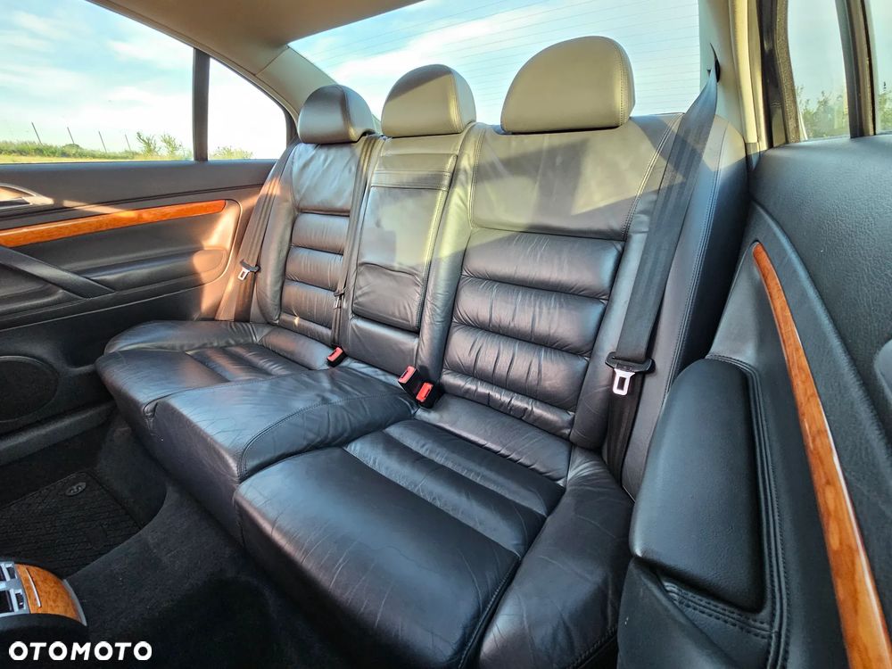 Skoda Superb 2.0 TDI DPF Elegance - 11