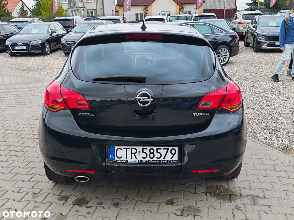 Opel Astra 2011