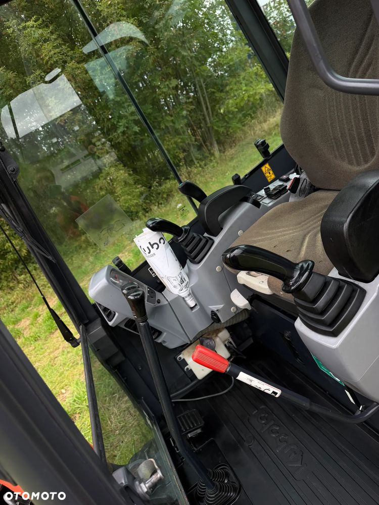 Kubota U27 Minikoparka koparka gąsienicowa 2.8 tony. jak Nówka sztuka z salonu! 2018 rok. 2000 mtg. Przywieziona z Gospodarstwa Norweskiego! Zadbana Maszyna ani deka luzów i wycieków. Aktualna Dekra dokumentacja BMWT! Szybkozłącze. Szybka wolna jazda. Zamki na tłokach. Wersja Norweska!! OKAZJA Tanio - 14