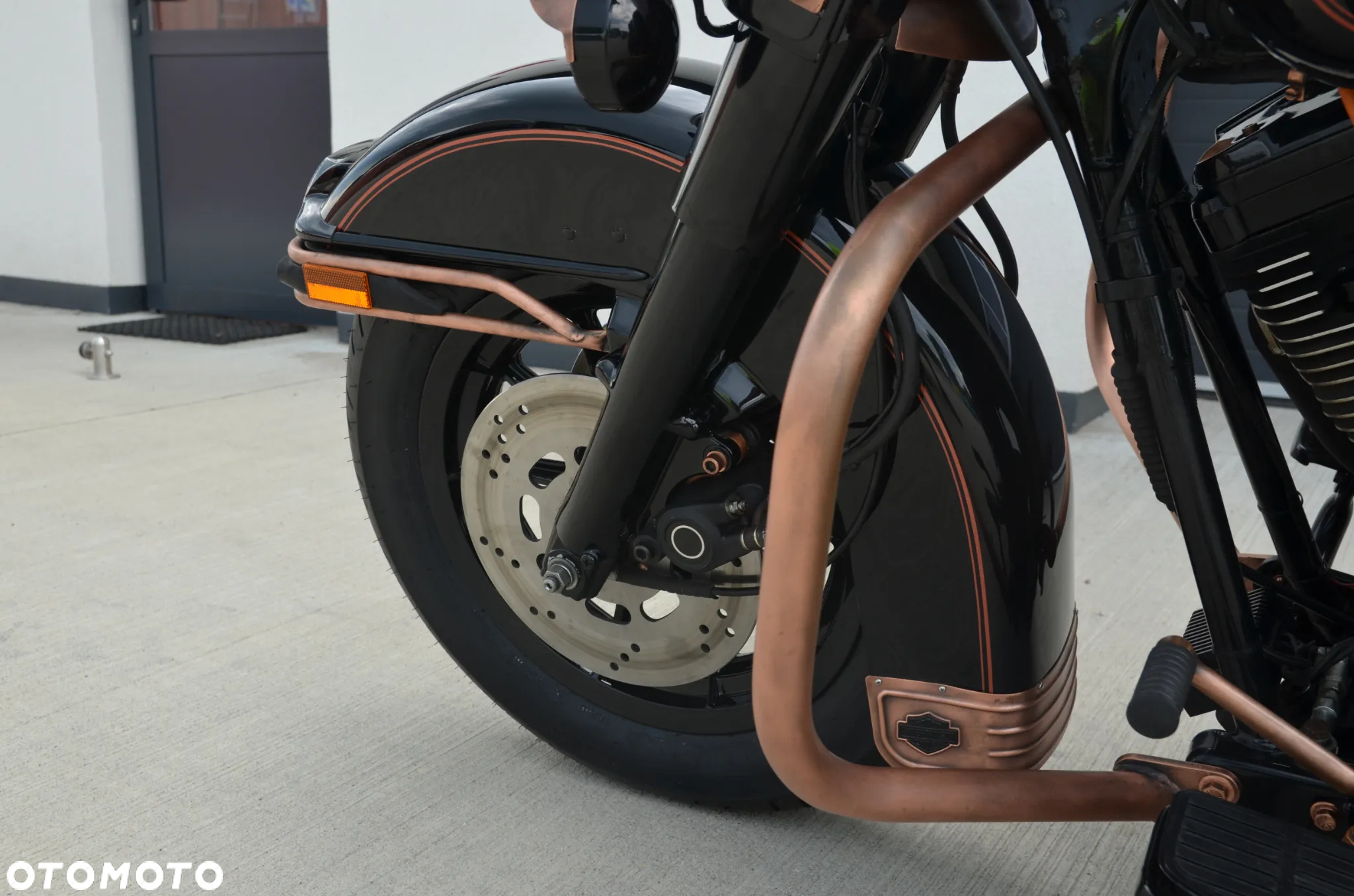 Harley-Davidson FLH Electra Glide - 14