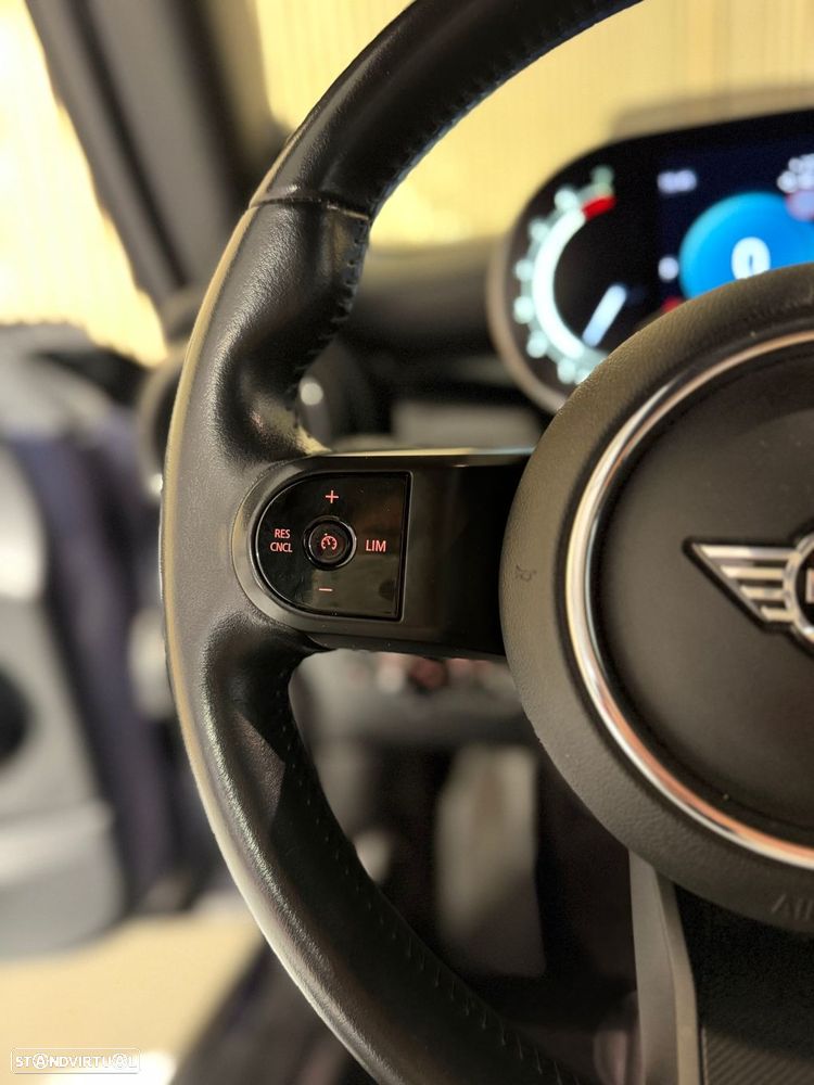 MINI Cabrio Cooper Premium Essential Auto - 11