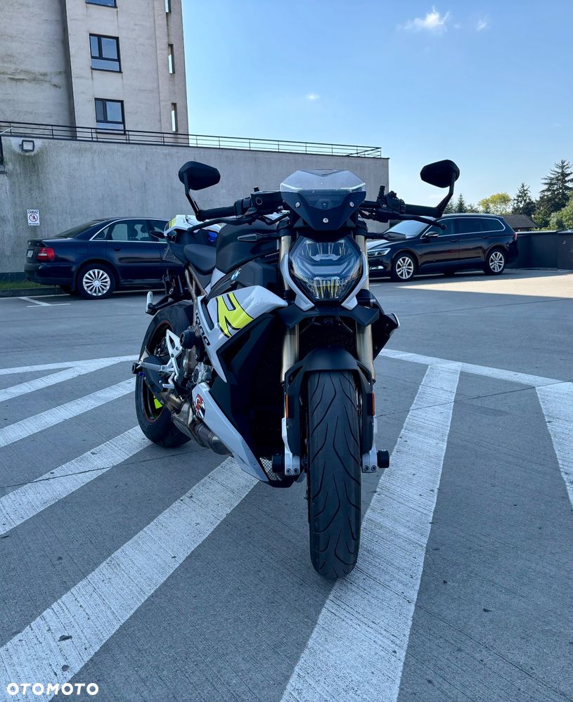 BMW S - 3