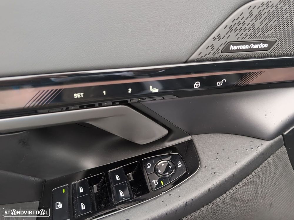 BMW i5 eDrive40 - 15