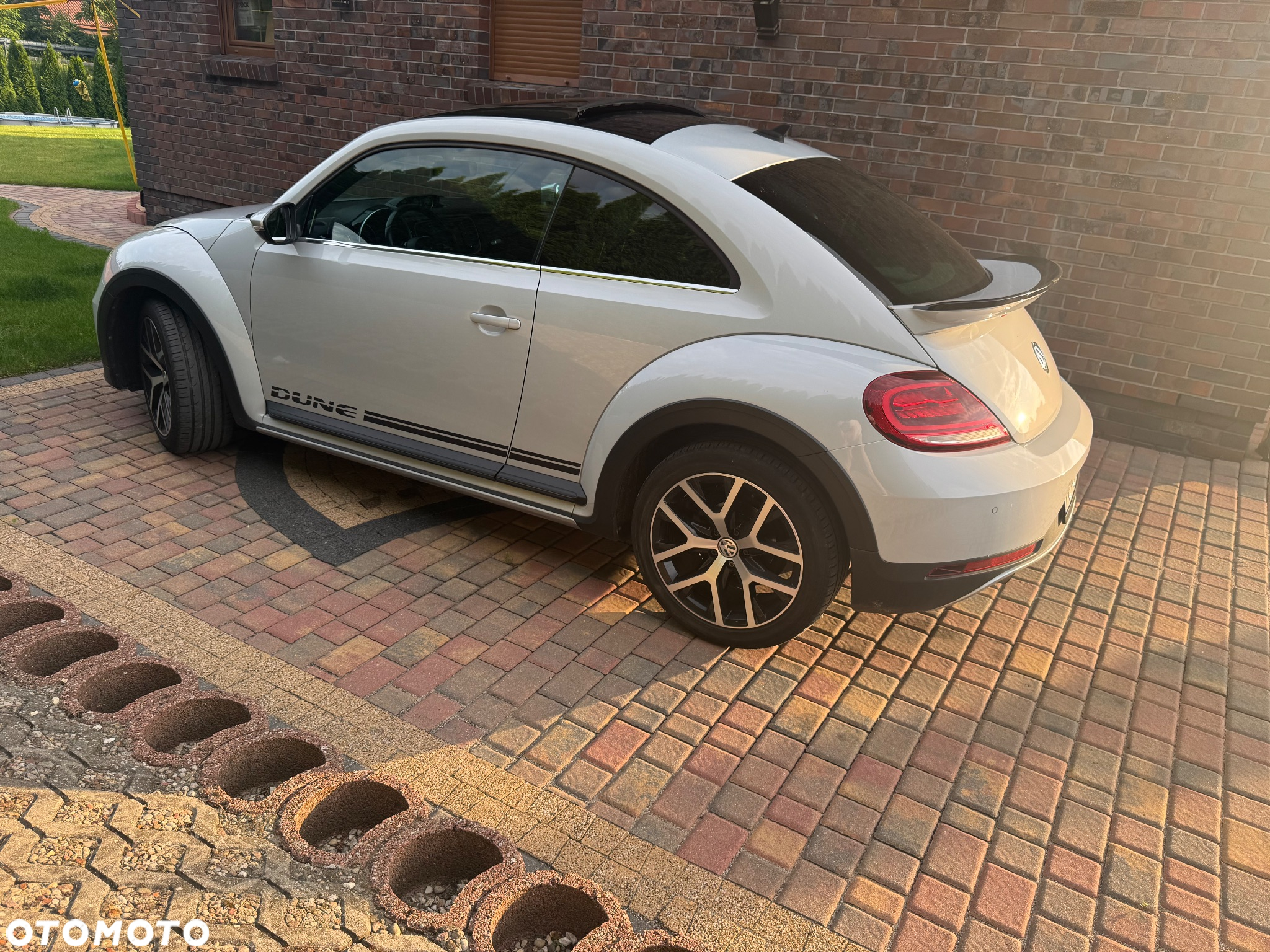 Volkswagen Beetle The 2.0 TDI DPF Blue Motion Technologie Dune - 5