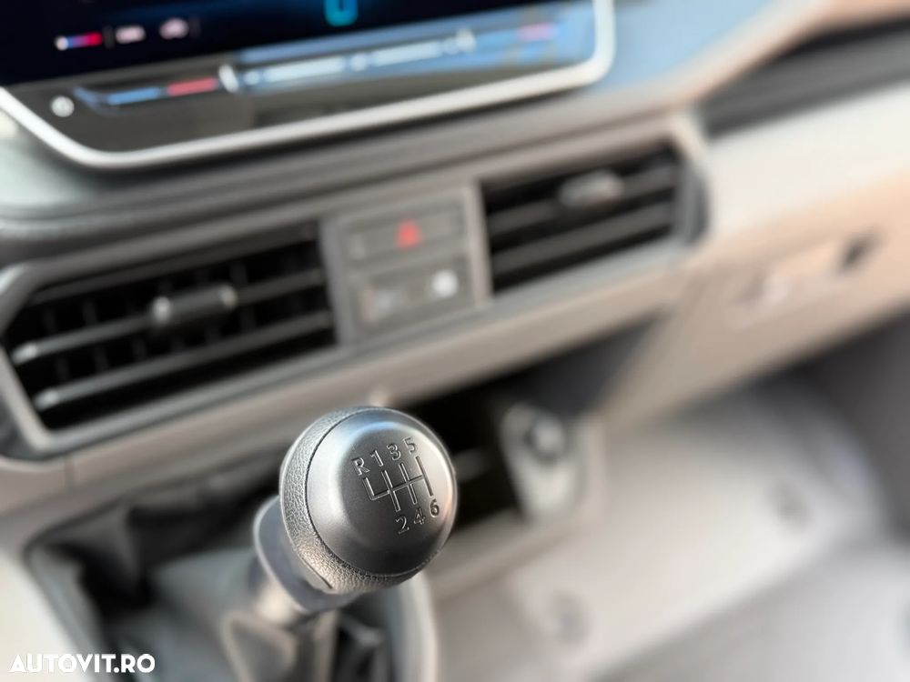 Volkswagen Crafter - 12