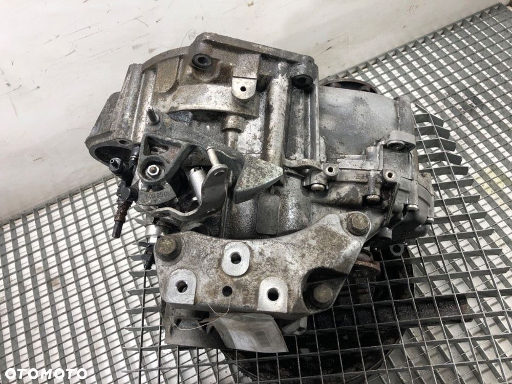 SKRZYNIA BIEGÓW  VW TOURAN (1T1, 1T2) 2003 - 2010 2.0 TDI 125 kW [170 KM] olej napędowy 2005 - - 3