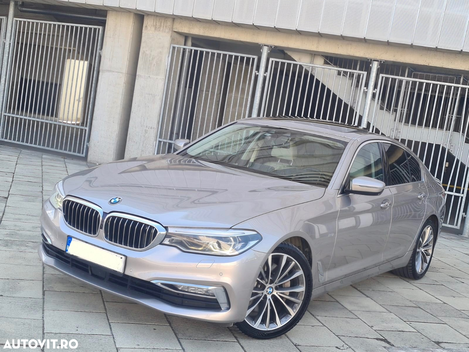 BMW Seria 5 530i xDrive AT - 2