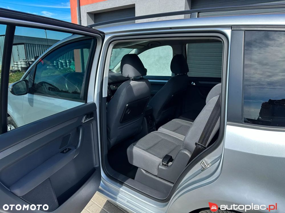 Volkswagen Touran - 22