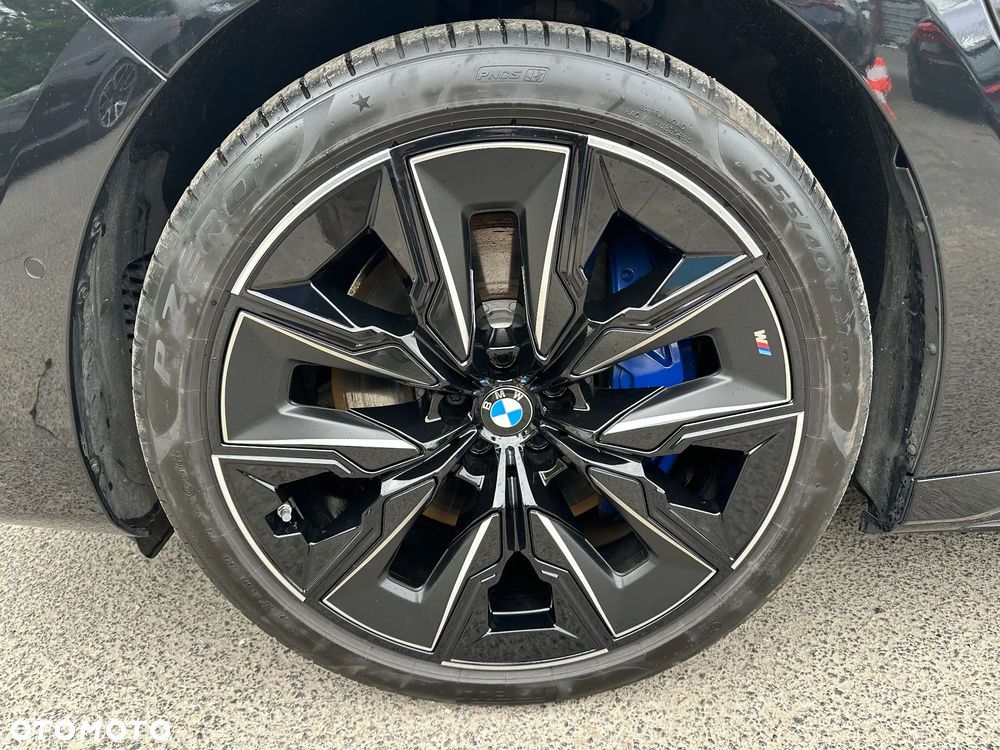 BMW Seria 7 M760e PHEV xDrive sport - 27