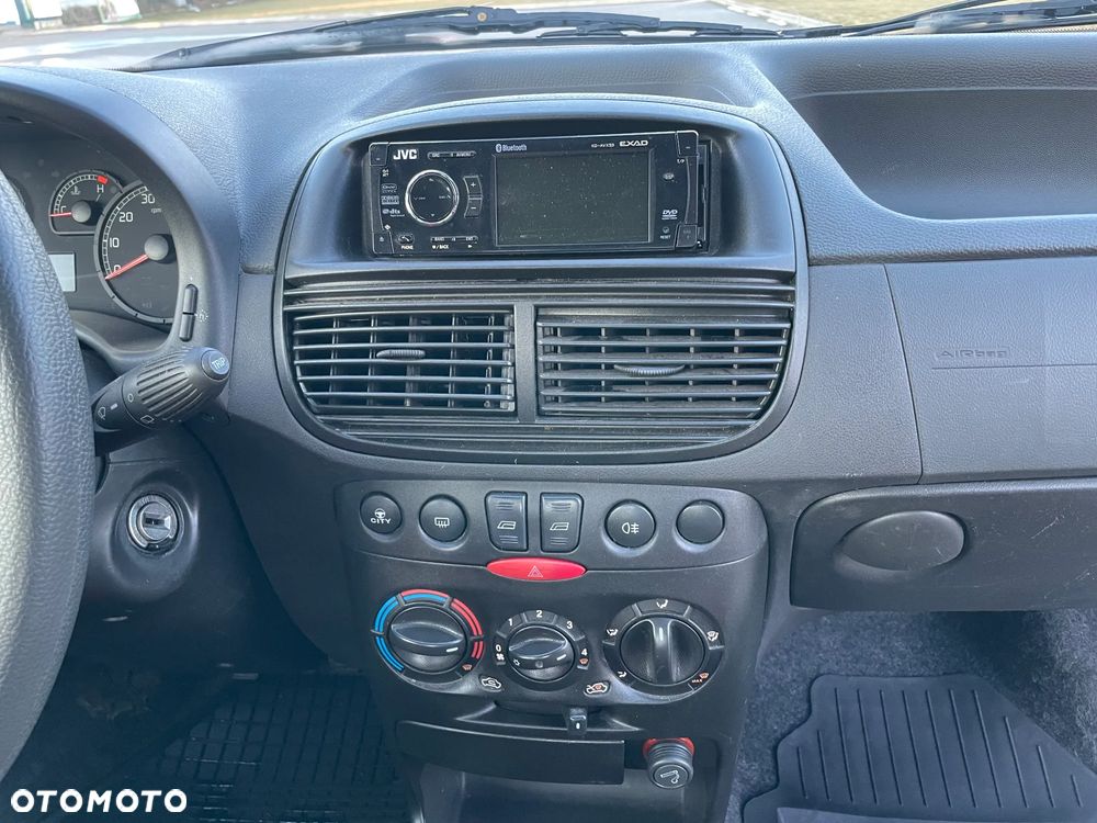 Fiat Punto 1.2 8V Active - 12