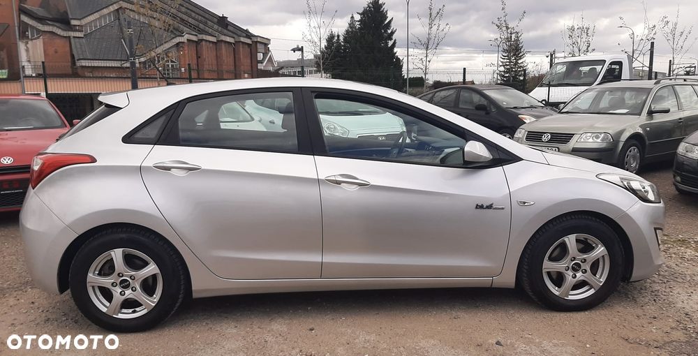 Hyundai i30 blue 1.6 CRDi Classic - 5