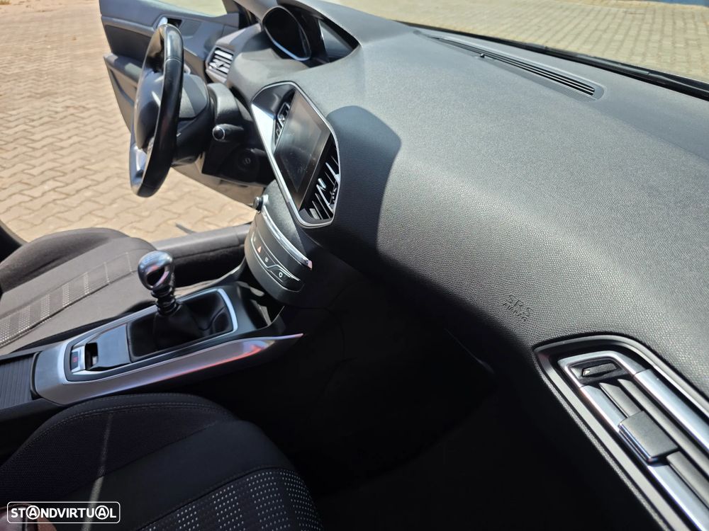Peugeot 308 130 e-THP Stop & Start Allure - 19