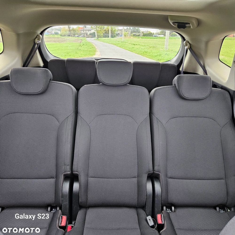 Kia Carens 1.7 CRDi 141 Dream Team Edition - 38