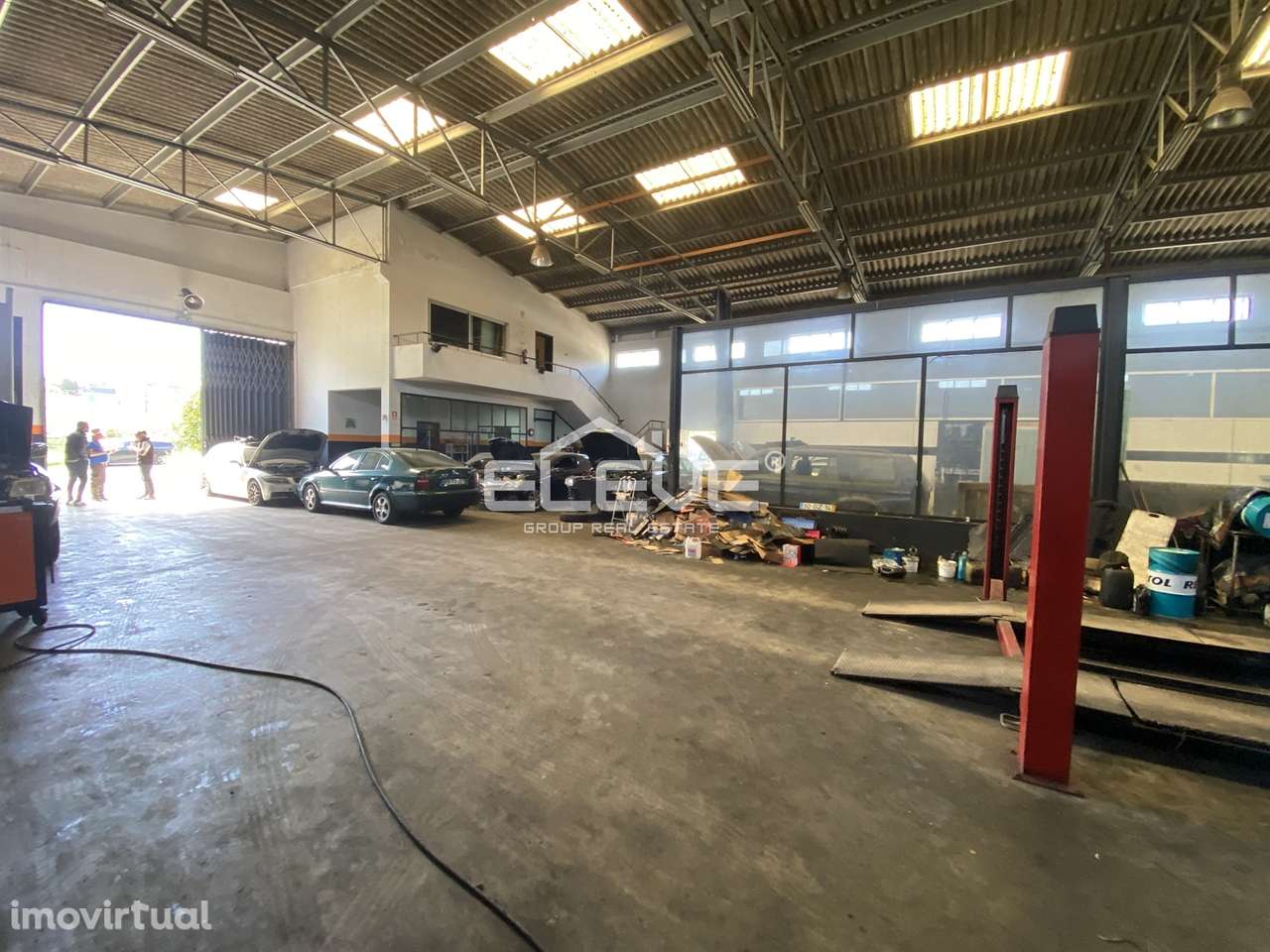 Armazém Comercial/Industrial com Terreno - Grande imagem: 4/7