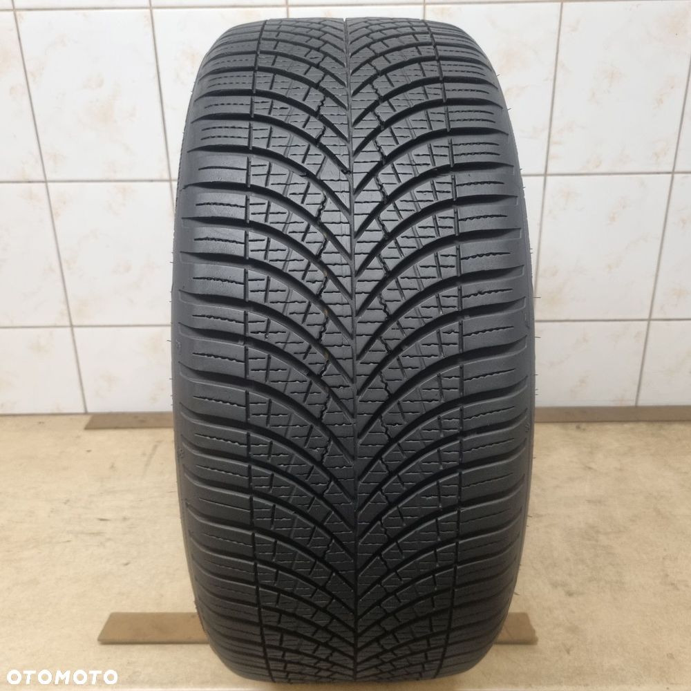 1 opona całoroczna 235/40 R19 96Y XL GoodYear Vector 4Seasons Gen-3