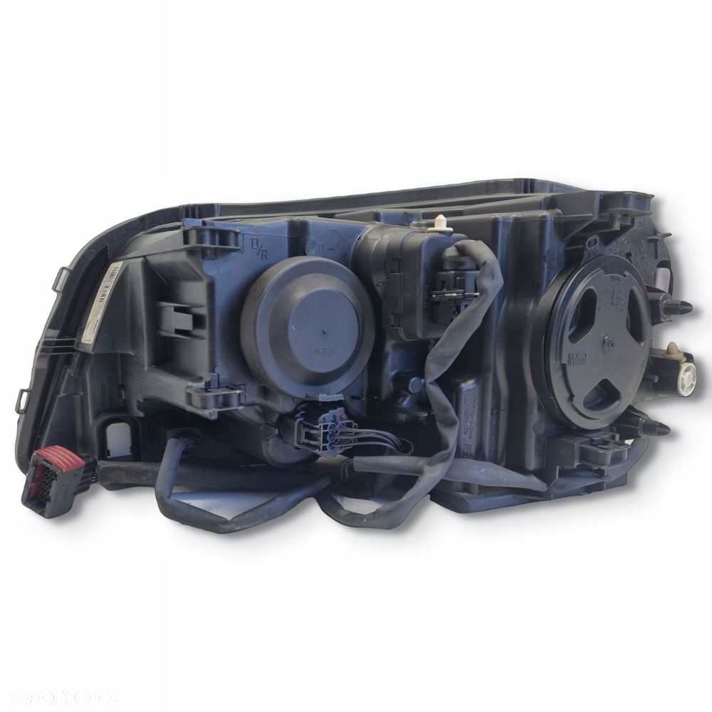 LAMPA PRAWA Volvo XC90 prawy przód przednia EUROPEJSKA EUROPA 8620572 - 8