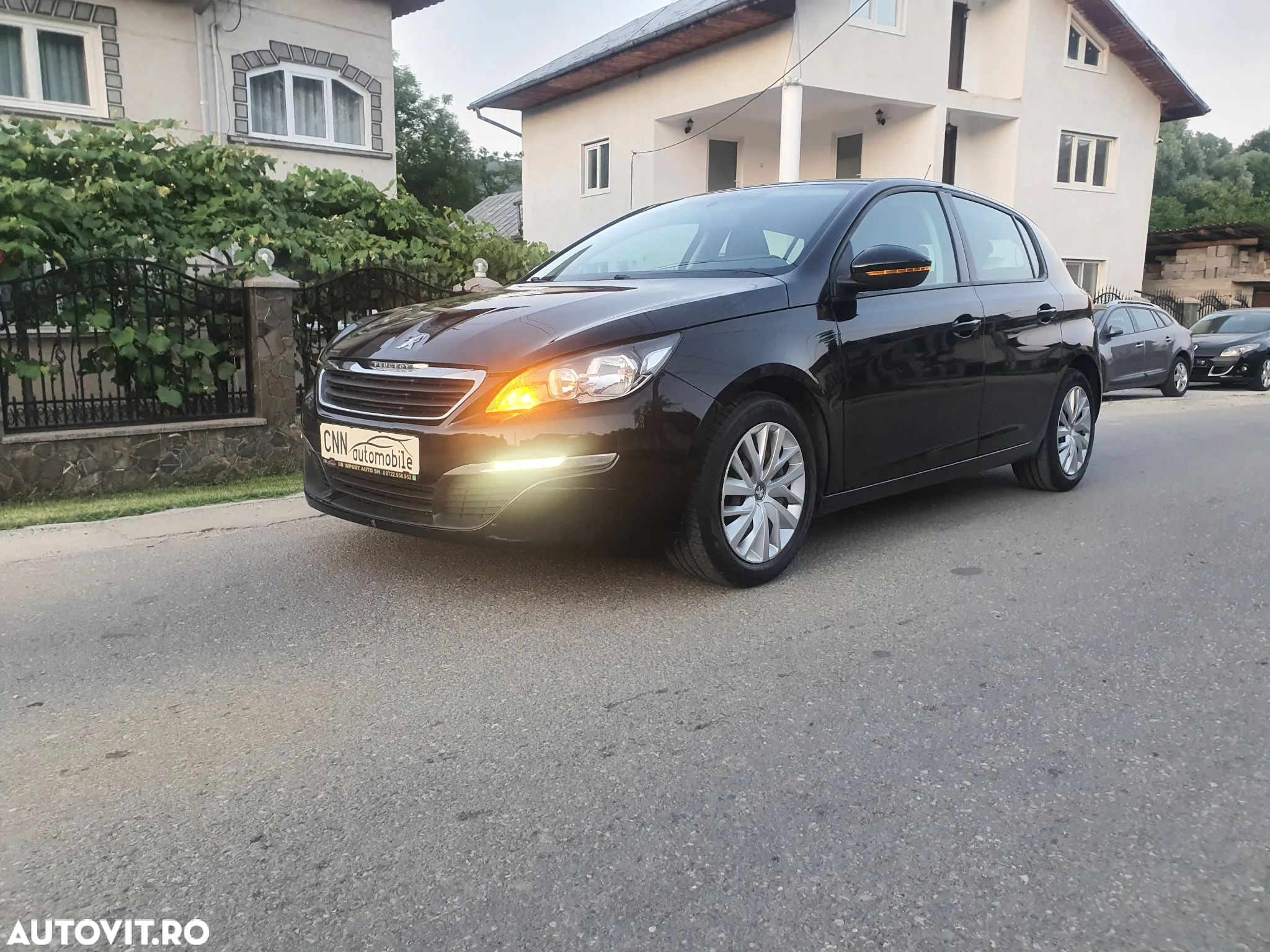 Peugeot 308 1.2 L PureTech Turbo Access - 1