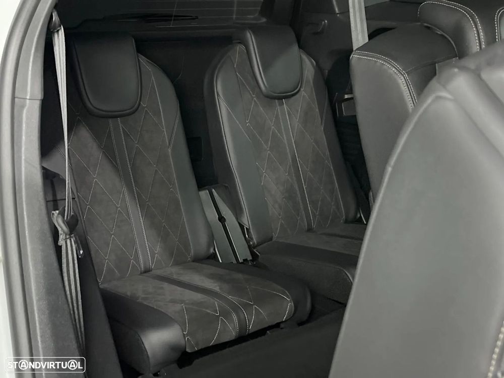 Peugeot 5008 - 8