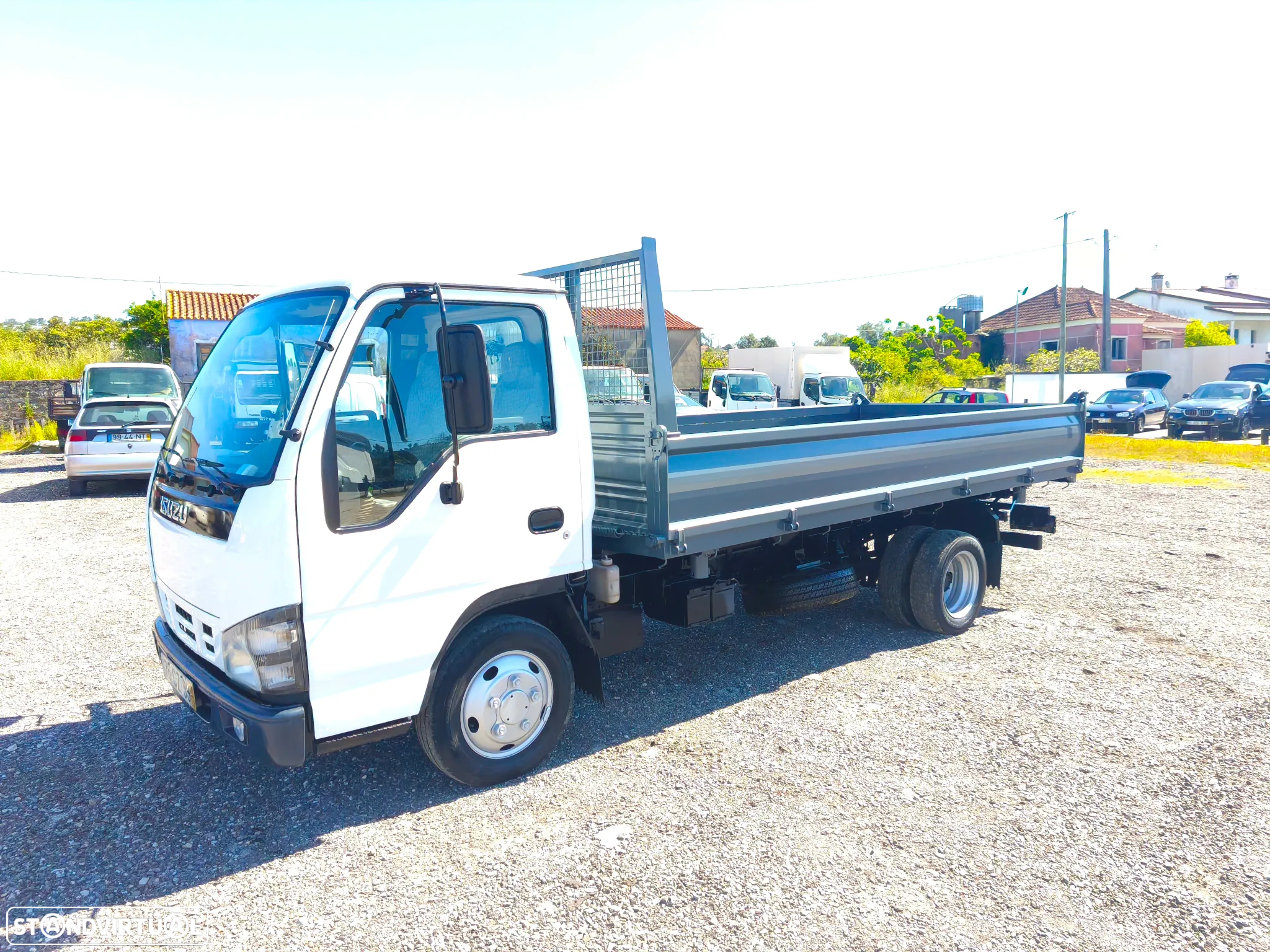 Isuzu NKR - 6