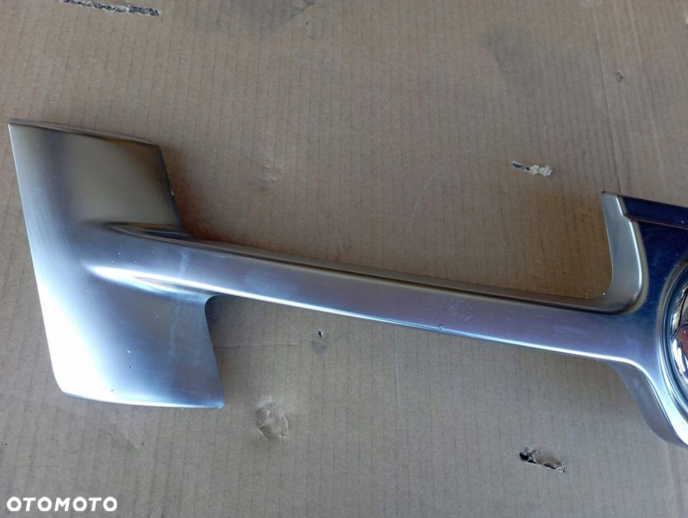 FIAT FREEMONT GRILL ATRAPA EMBLEMAT ZNACZEK 55000804AA - 2