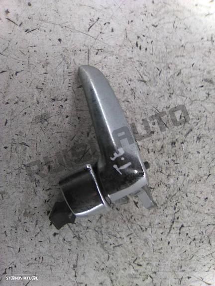 Puxador Interior Trás Esquerdo  Mazda Mazda6 I Sw [2002_2008] 2 - 1