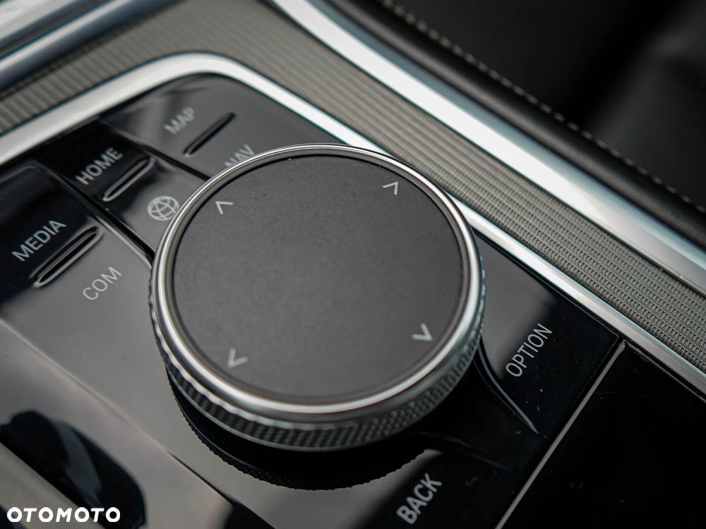 BMW Seria 8 - 25