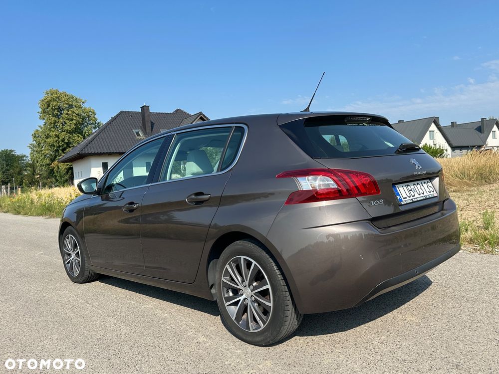 Peugeot 308 - 8