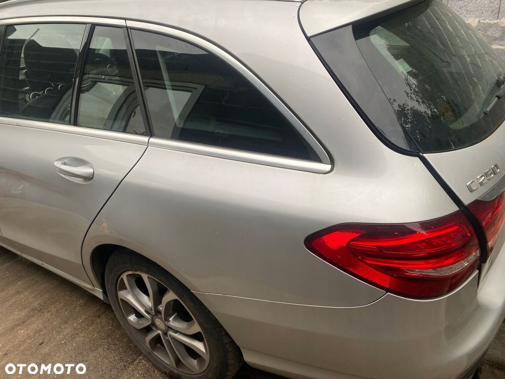 MERCEDES 205 kombi tyl nadwozia cwiartka kolor 775 igla - 4