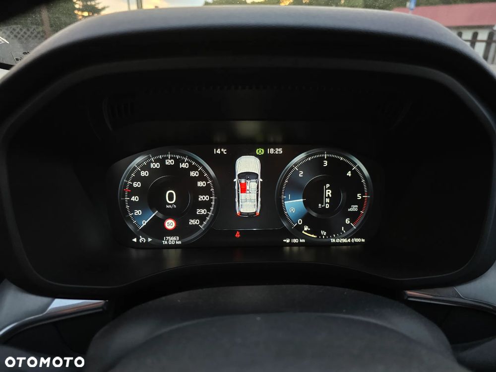 Volvo XC 60 D4 AWD Momentum - 21