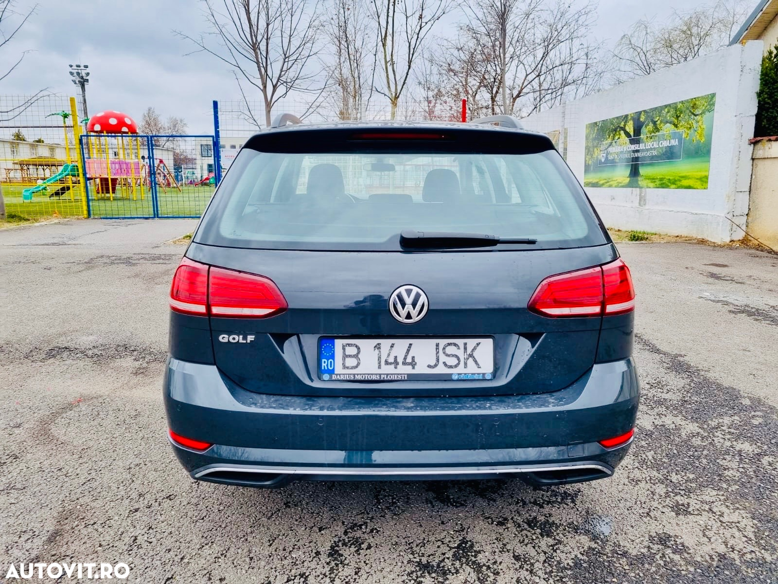 Volkswagen Golf 1.6 TDI Comfortline - 5