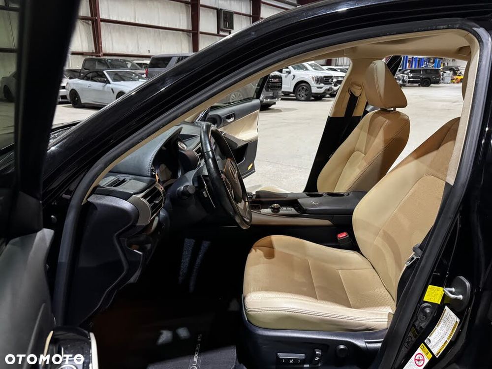 Lexus IS 200t Prestige - 10