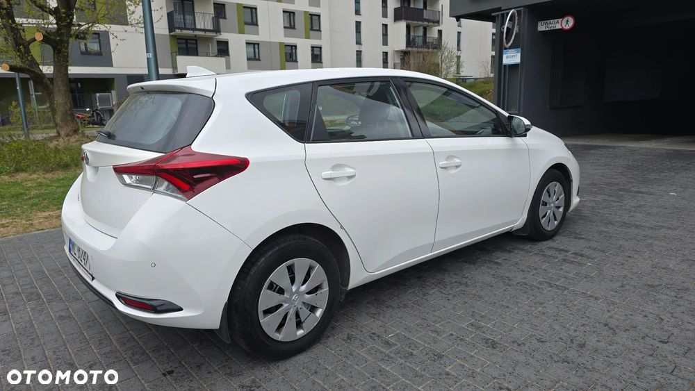 Toyota Auris 1.4 D-4D Active - 3