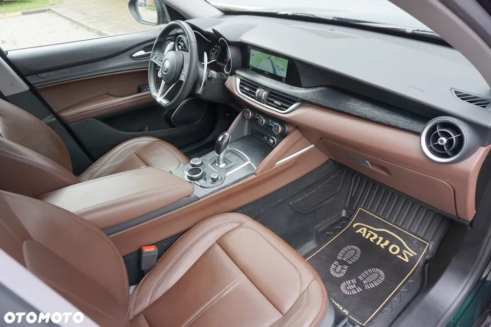 Alfa Romeo Stelvio 2.0 Turbo 16V AT8-Q4 First Edition - 16