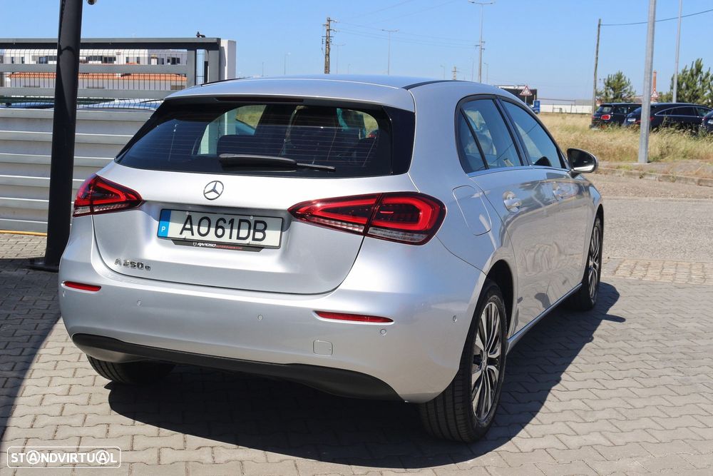 Mercedes-Benz A 250 e Style Plus - 16