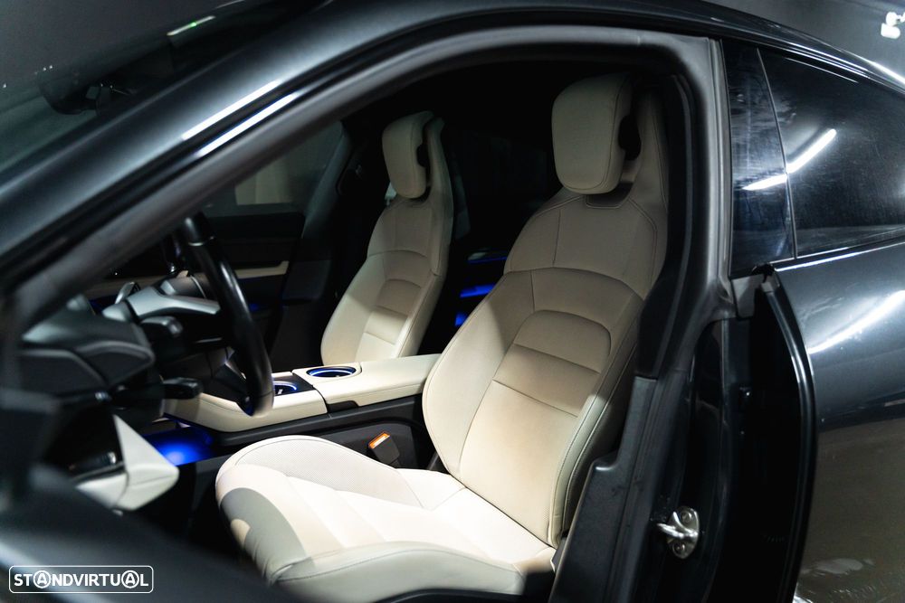 Porsche Taycan 4S - 16