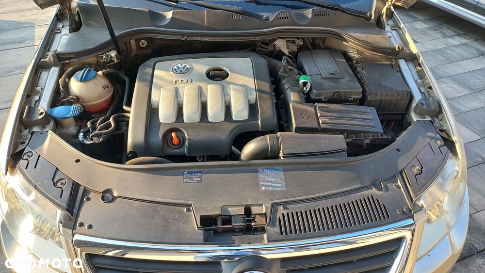 Volkswagen Passat - 13