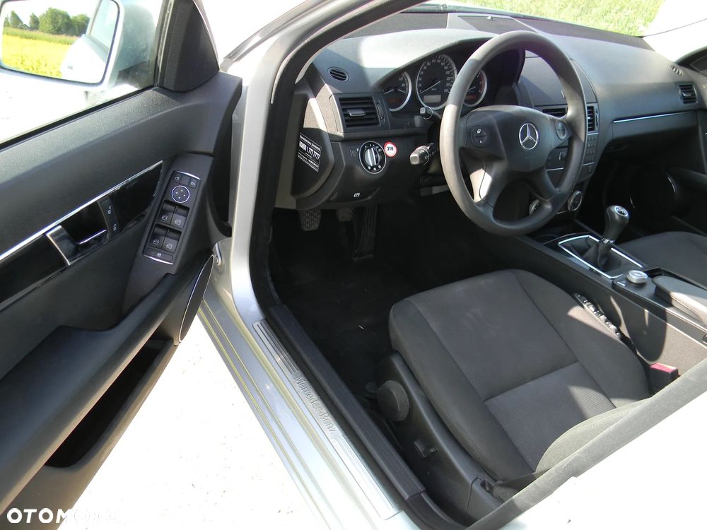 Mercedes-Benz Klasa C 200 CDI Avantgarde - 17