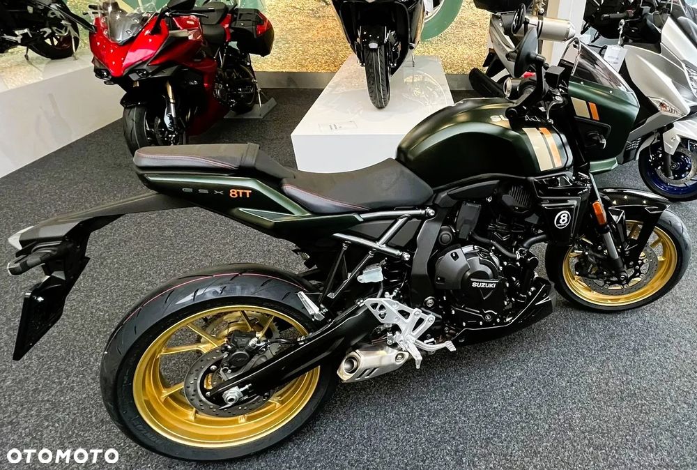 Suzuki GSX - 3