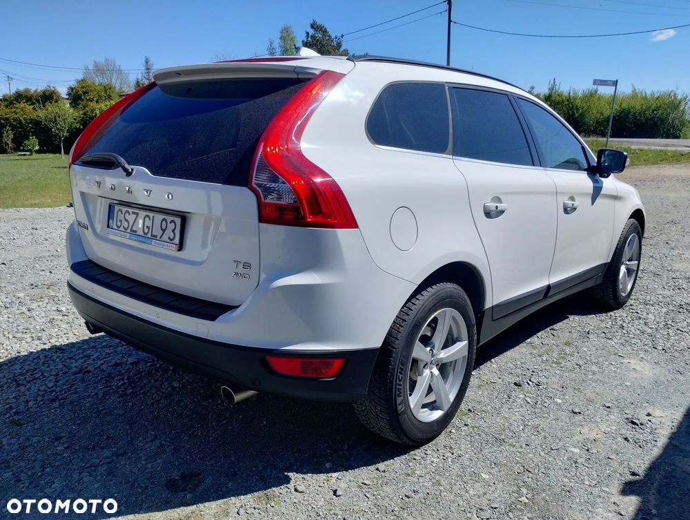 Volvo XC 60 T6 AWD Momentum - 4